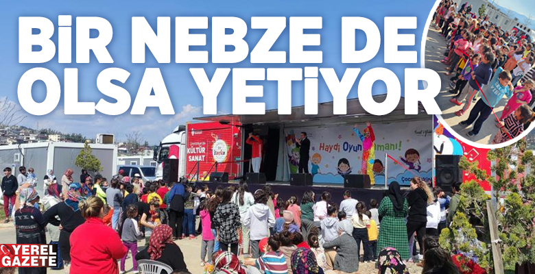 Ümraniye Belediyesi ekipleri, etkinlik TIR’ı ile deprem bölgesindeki yüzlerce çocuğu