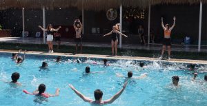 Maltepe Belediyesi’nden gençlere ücretsiz havuz keyfi..