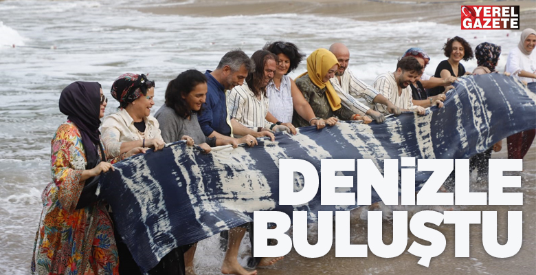 Şile Bezi’nin üretim sürecinin A-La Kadınlar Plajı’nda birebir canlandırıldığı “Ritüelleriyle