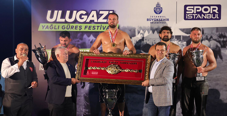 İBB’nin düzenlediği 3. Ulugazi Yağlı Güreşlerinde altın kemerin sahibi bu