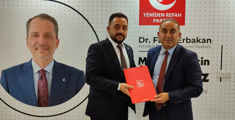 Yerel seçimlere doğru Çekmeköy siyasetinde sürpriz gelişmeler yaşanıyor. Çekmeköy Müteahhitler