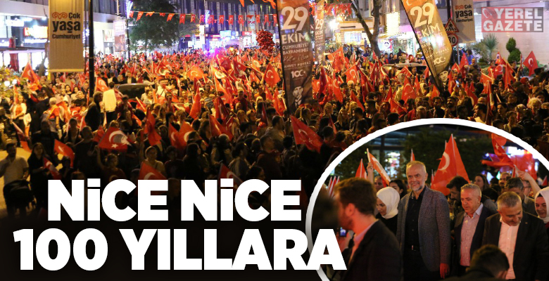 Cumhuriyet’in ilan edilişinin 100’üncü yılı Çekmeköy’de binlerce vatandaşın katıldığı kortej
