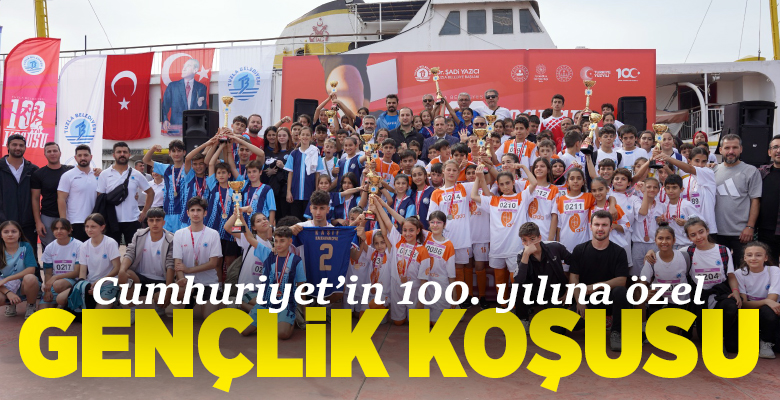 Tuzla’da 29 Ekim Cumhuriyet Bayramı 100’üncü yıl özel koşusu düzenlendi.