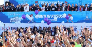 İSTANBUL’DA YÜZ YILIN MARATONU BAYRAĞIMIZ VE ATATÜRK İÇİN..