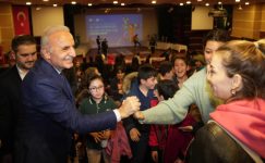 ÜMRANİYE BELEDİYESİ’NDEN 1 MİLYON 200 BİN LİRALIK SPOR MALZEMESİ DESTEĞİ..