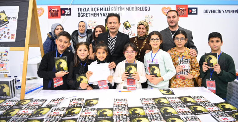 100 ilkokul öğrencisinin eserleri Cumhuriyetin 100’üncü yılında bir kitapta buluştu.