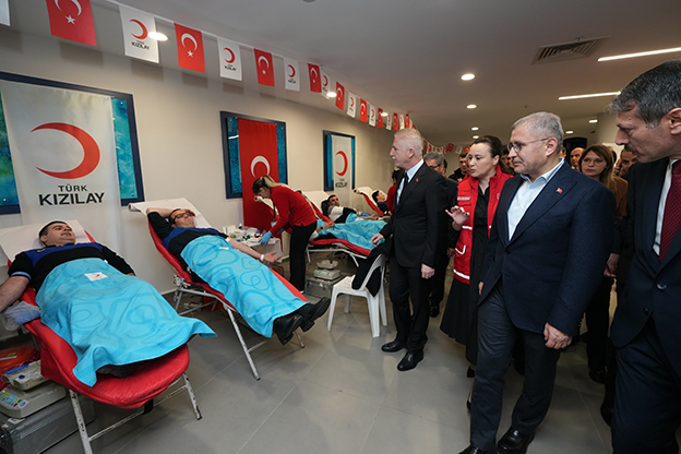 Kızılay, Üsküdar Belediyesi, İstanbul Valiliği ve Üsküdar Kaymakamlığı kan bağışı
