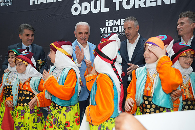 Geleneksel kültürün sürdürülmesine katkı sağlayan Ümraniye Belediyesi Halk Oyunları Yarışması