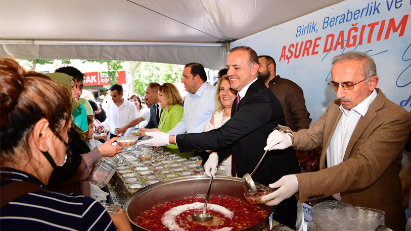 Muharrem ayı oruçlarının son günlerine doğru her yerde aşure bereketi