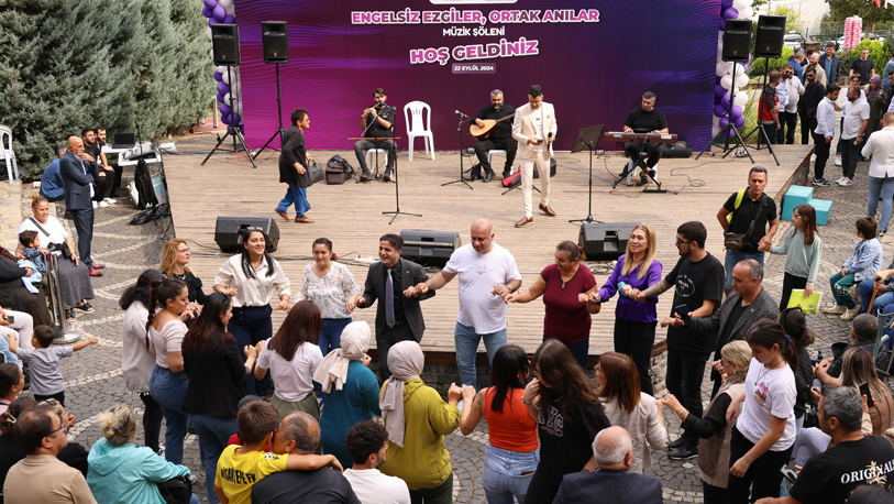 Çekmeköy Belediyesi, ilçedeki özel gereksinimli bireyler ve yaşlılar için müzik
