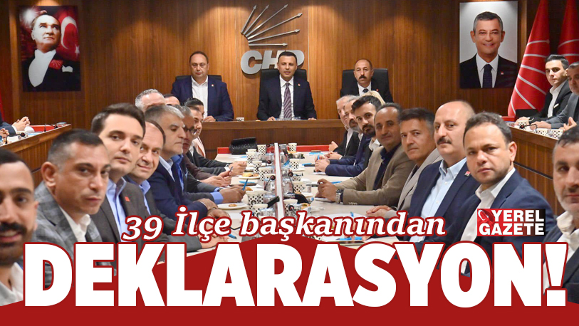 Cumhuriyet Halk Partisi İstanbul İl Başkanlığı’nda toplanan 39 ilçe başkanı,