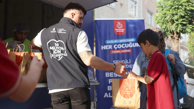İBB’nin, ‘Okul Beslenme Desteği Projesi’ kapsamında öğrencilere sağladığı beslenme desteği