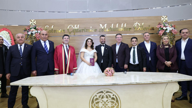 Hafta sonu Çekmeköy Nikah Sarayı, görkemli bir törene ev sahipliği