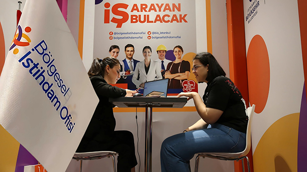 İş arayanlarla işverenleri bir araya getirerek bugüne kadar 243 bine