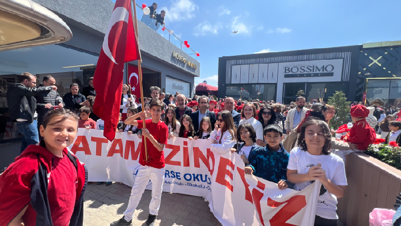 Tüm özel günlerde birbirinden anlamlı etkinlik ve programlara imza atarak