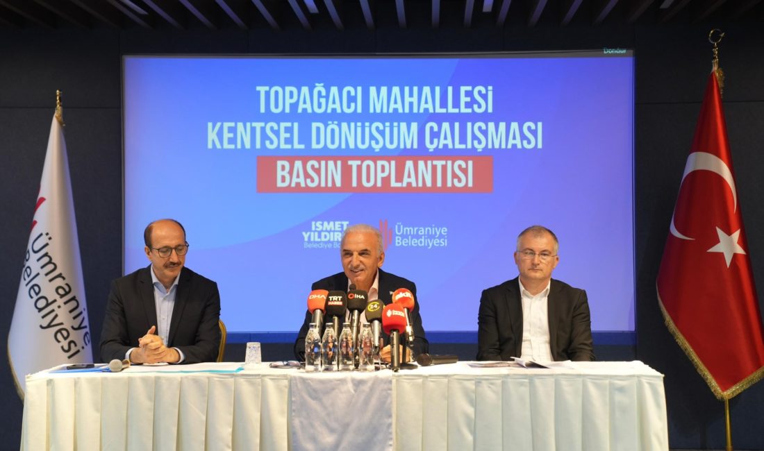 Ümraniye Belediye Başkanı İsmet Yıldırım, Topağacı Mahallesi’nde yürütülen kentsel dönüşüm