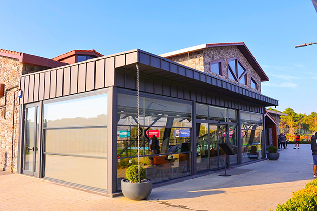 Ümraniye Belediyesi’nin ilçeye kazandırdığı yeşil alanlardan biri olan Trabzonpark Millet