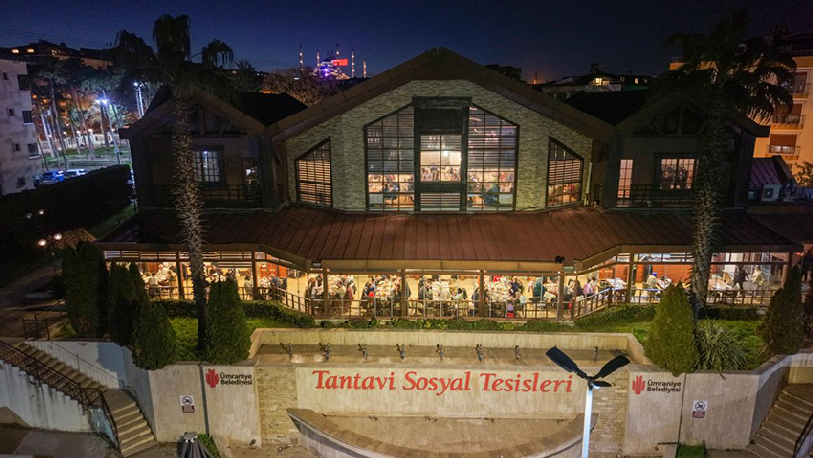 Ramazan ayı boyunca Ümraniye’deki sosyal tesisler, iftar sofralarında bir araya