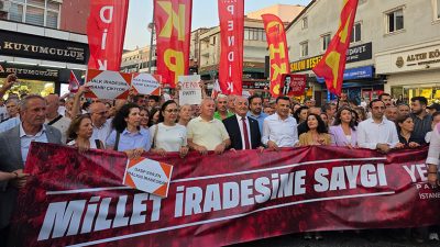 Yeni Parti tarafından Çekmeköy’de düzenlenen ‘Millet İradesine Saygı’ yürüyüşünde binlerce
